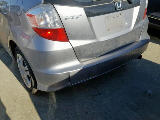 JHMGE8G25AS025888 - 2010 HONDA FIT GRAY photo 9