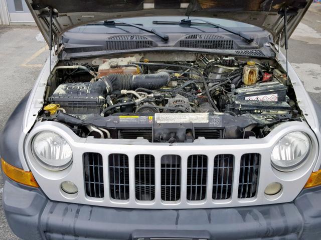 1J4GK48KX6W155144 - 2006 JEEP LIBERTY SP SILVER photo 7