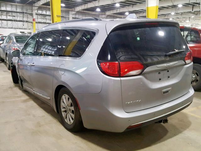 2C4RC1BG4HR702497 - 2017 CHRYSLER PACIFICA T SILVER photo 3