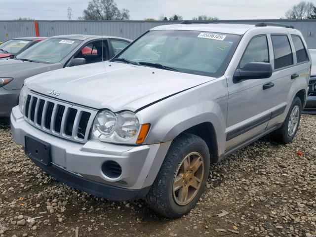 1J4GR48K05C625970 - 2005 JEEP GRAND CHER SILVER photo 2