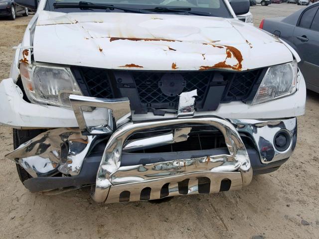 1N6AD0EV0AC445137 - 2010 NISSAN FRONTIER C WHITE photo 9