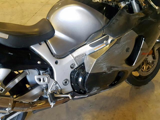 JS1GW71A312103488 - 2001 SUZUKI GSX1300 R BLACK photo 7