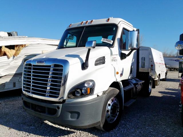 3AKBGADVXLSLC7131 - 2020 FREIGHTLINER CASCADIA 113  photo 2