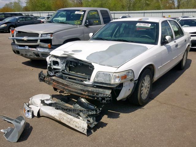 2MEFM75V06X640956 - 2006 MERCURY GRAND MARQ WHITE photo 2