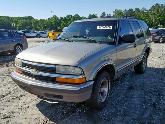 1GNCS13WXX2139698 - 1999 CHEVROLET BLAZER TAN photo 2