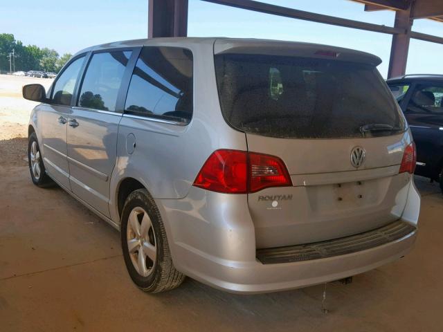 2V8HW34119R508233 - 2009 VOLKSWAGEN ROUTAN SE SILVER photo 3