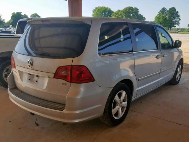 2V8HW34119R508233 - 2009 VOLKSWAGEN ROUTAN SE SILVER photo 4