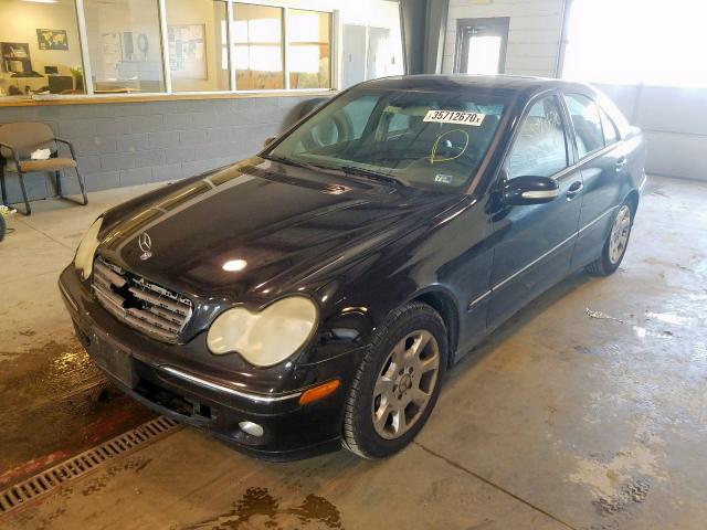 WDBRF61J55A653925 - 2005 MERCEDES-BENZ C 240  photo 2