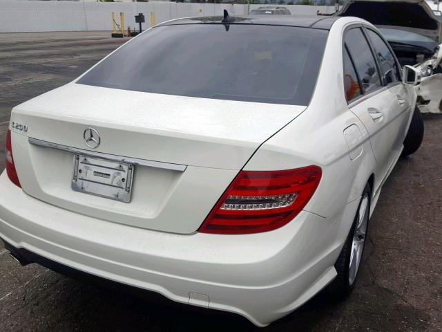 WDDGF4HBXCR220388 - 2012 MERCEDES-BENZ C 250 WHITE photo 4