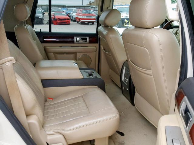 5LMFU28536LJ00698 - 2006 LINCOLN NAVIGATOR WHITE photo 6