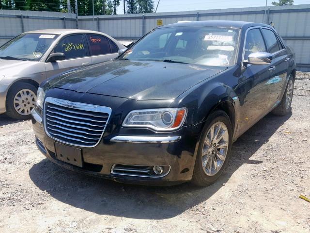 2C3CA5CG7BH536933 - 2011 CHRYSLER 300 LIMITE BLACK photo 2