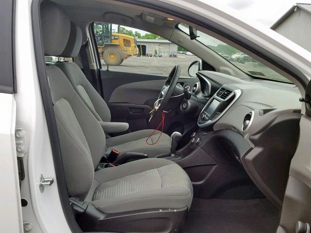 1G1JB5SH2H4154415 - 2017 CHEVROLET SONIC LS WHITE photo 5