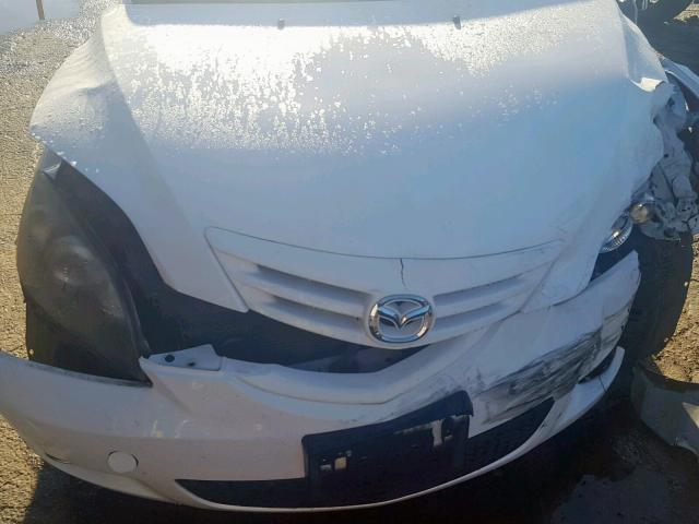 JM1BK143451263168 - 2005 MAZDA 3 HATCHBAC WHITE photo 7