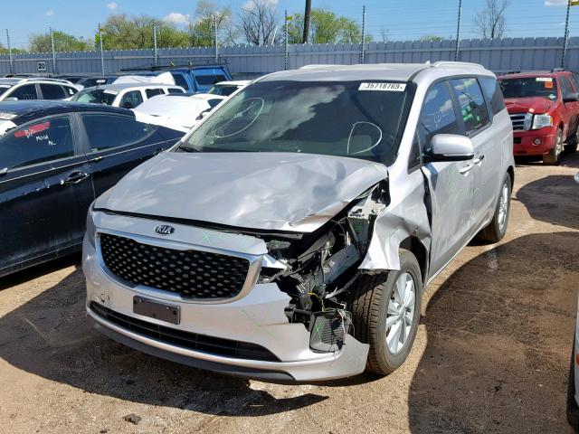 KNDMB5C19G6202842 - 2016 KIA SEDONA LX SILVER photo 2