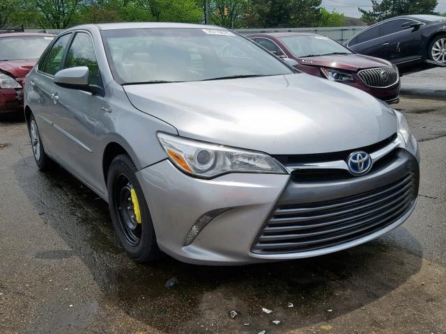 4T1BD1FK6HU211411 - 2017 TOYOTA CAMRY HYBR SILVER photo 1