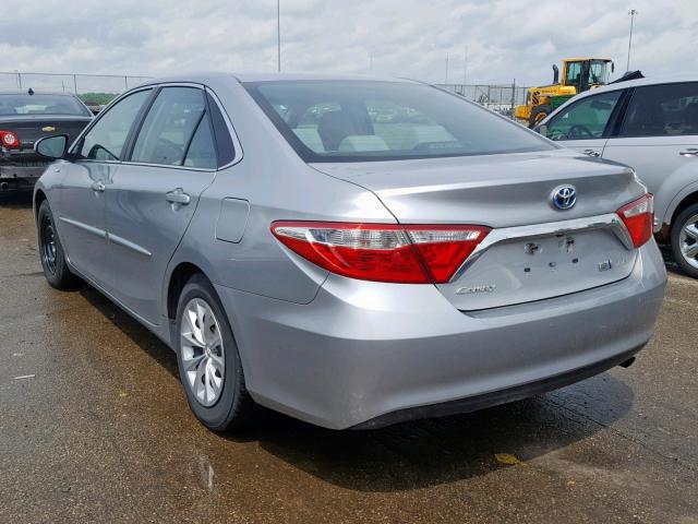 4T1BD1FK6HU211411 - 2017 TOYOTA CAMRY HYBR SILVER photo 3