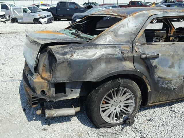 2C3CA5CV8AH195829 - 2010 CHRYSLER 300 TOURIN BURN photo 10