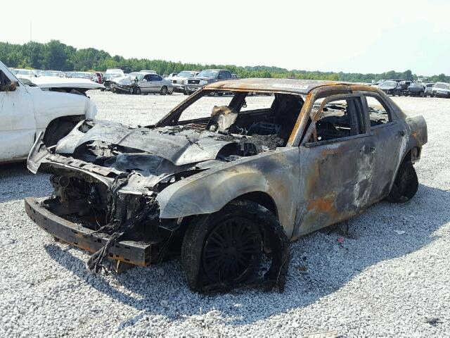 2C3CA5CV8AH195829 - 2010 CHRYSLER 300 TOURIN BURN photo 2