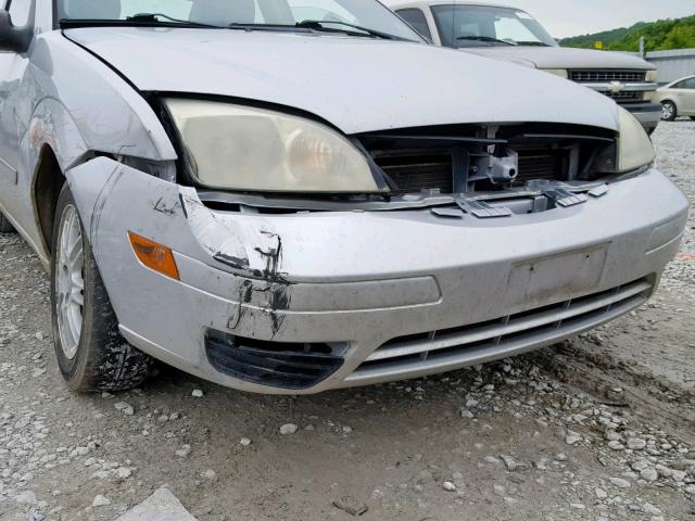 1FAFP34N57W266754 - 2007 FORD FOCUS ZX4 SILVER photo 9