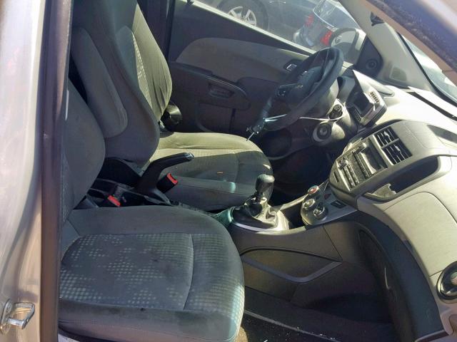 1G1JB6SG1D4213137 - 2013 CHEVROLET SONIC LS SILVER photo 5