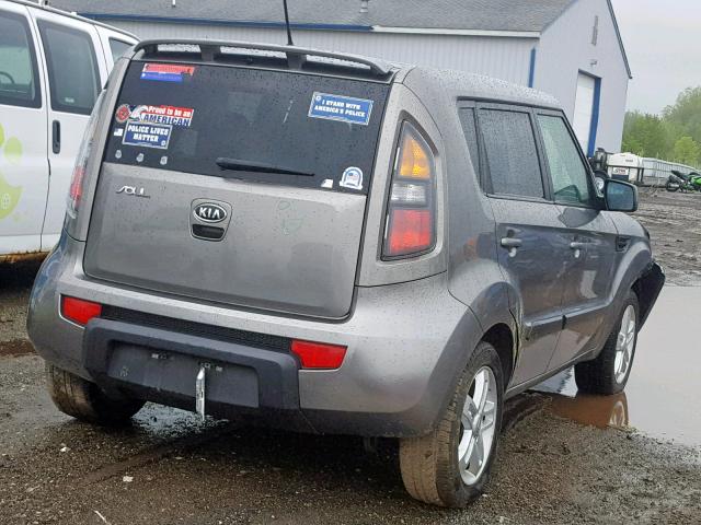 KNDJT2A22B7235727 - 2011 KIA SOUL GRAY photo 4