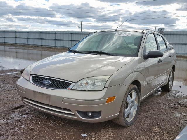 1FAHP34N67W320328 - 2007 FORD FOCUS ZX4 BEIGE photo 2