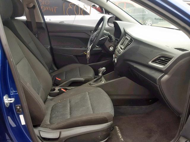 3KPC24A39JE032820 - 2018 HYUNDAI ACCENT SE BLUE photo 5