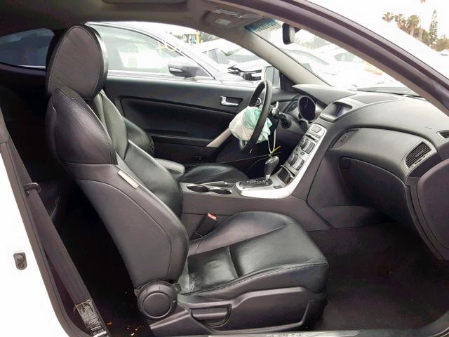 KMHHU6KH1AU020938 - 2010 HYUNDAI GENESIS CO WHITE photo 5