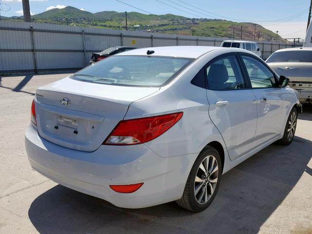 KMHCT4AE4HU376660 - 2017 HYUNDAI ACCENT SE WHITE photo 4