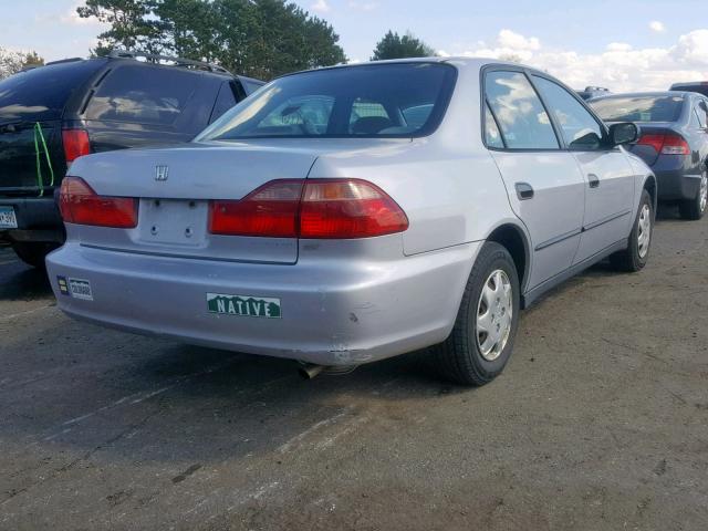 1HGCF8548XA111021 - 1999 HONDA ACCORD DX SILVER photo 4