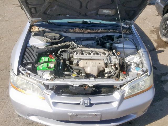 1HGCF8548XA111021 - 1999 HONDA ACCORD DX SILVER photo 7