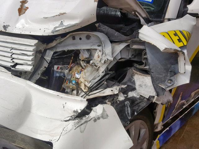 JTLKT324964080941 - 2006 TOYOTA XB WHITE photo 9