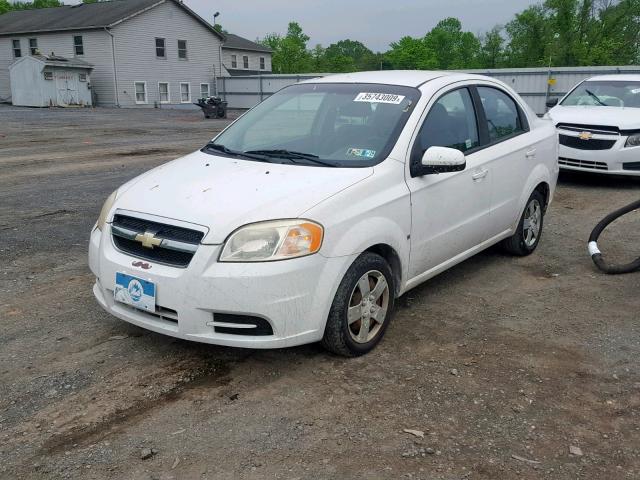 KL1TD56E09B387028 - 2009 CHEVROLET AVEO LS WHITE photo 2