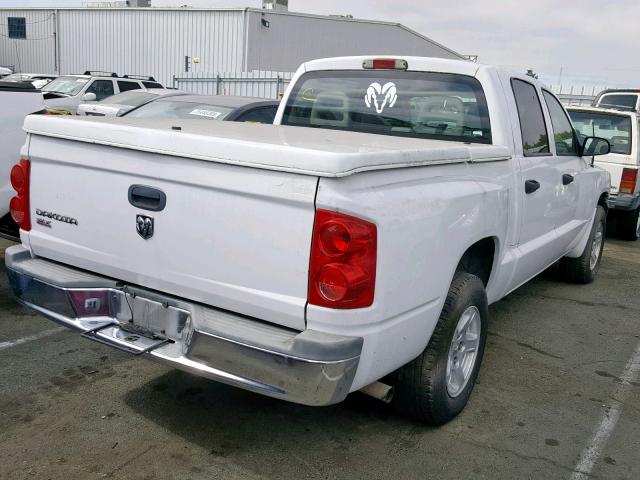 1D7HE48K55S157641 - 2005 DODGE DAKOTA QUA WHITE photo 4