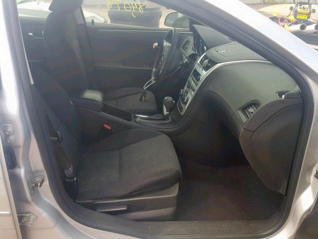 1G1ZC5E15BF261341 - 2011 CHEVROLET MALIBU 1LT ვერცხლისფერი ფოტო 5