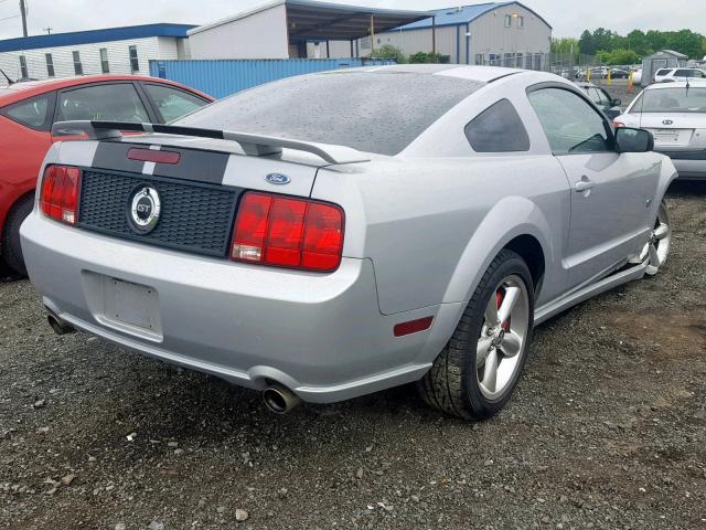 1ZVFT82H465259263 - 2006 FORD MUSTANG GT SILVER photo 4