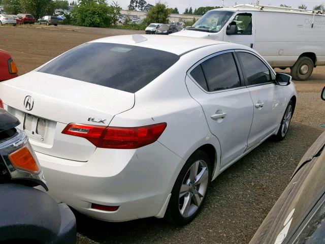 19VDE1F77DE004193 - 2013 ACURA ILX 20 TEC WHITE photo 4