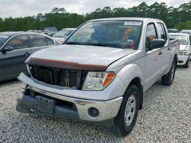 1N6AD07U38C419498 - 2008 NISSAN FRONTIER C SILVER photo 2