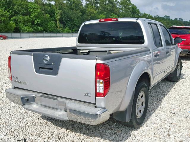 1N6AD07U38C419498 - 2008 NISSAN FRONTIER C SILVER photo 4