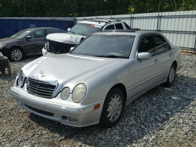 WDBJF65J01B237602 - 2001 MERCEDES-BENZ E 320 SILVER photo 2