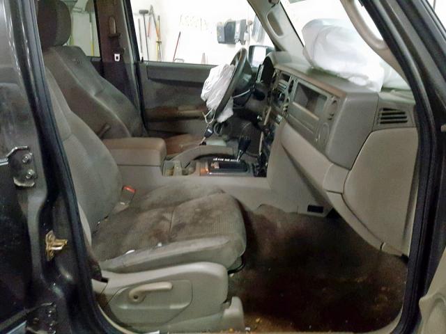 1J8HG48N96C288865 - 2006 JEEP COMMANDER GRAY photo 5