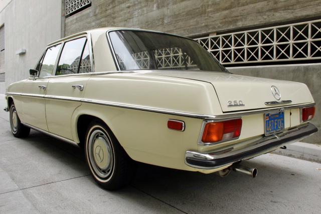 230008975 - 1968 MERCEDES-BENZ 230 WHITE photo 3