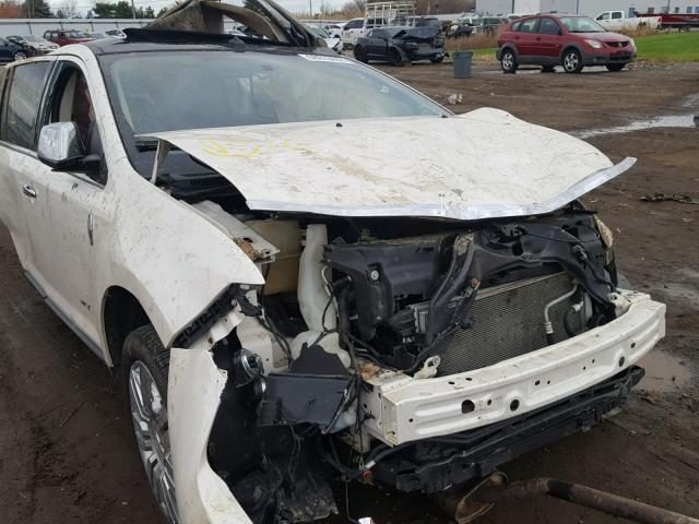 2LMDU88C69BJ10937 - 2009 LINCOLN MKX WHITE photo 9