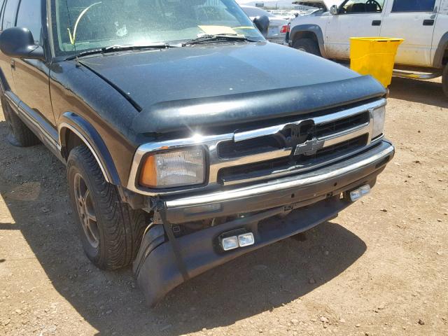 1GNDT13W4V2150596 - 1997 CHEVROLET BLAZER BLACK photo 9