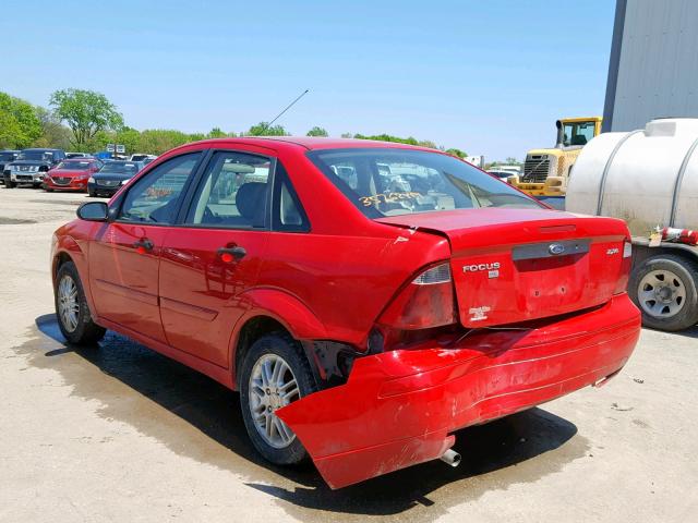 1FAFP34NX5W257349 - 2005 FORD FOCUS ZX4 RED photo 3