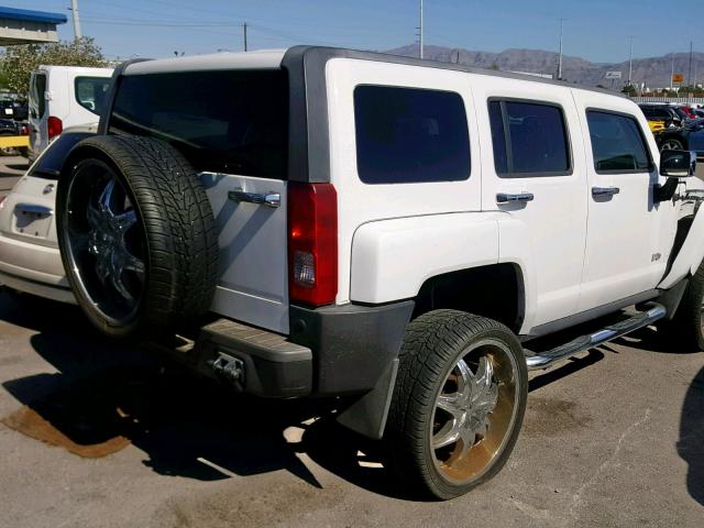 5GTEN13E188161449 - 2008 HUMMER H3 WHITE photo 4