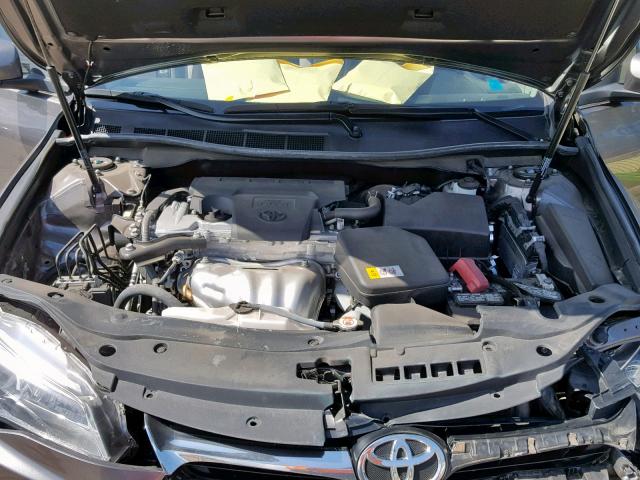 4T1BF1FK0HU744428 - 2017 TOYOTA CAMRY LE GRAY photo 7
