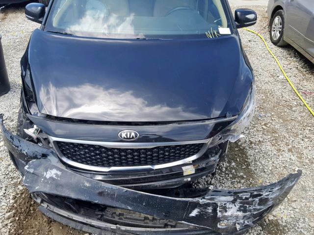 KNDMB5C16G6084166 - 2016 KIA SEDONA LX BLACK photo 7