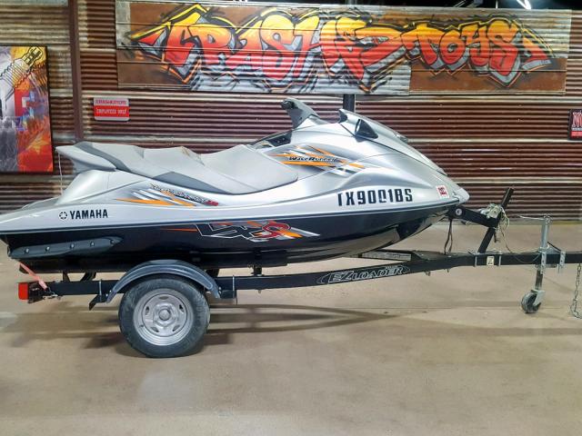 YAMA2980L112 - 2012 YAMAHA WAVERUNNER SILVER photo 1