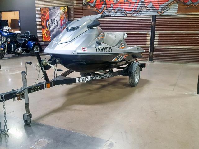 YAMA2980L112 - 2012 YAMAHA WAVERUNNER SILVER photo 2